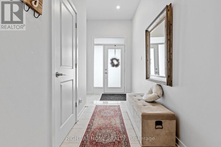 Property Photo: 674 Honeydew Street ON K1X 0K5