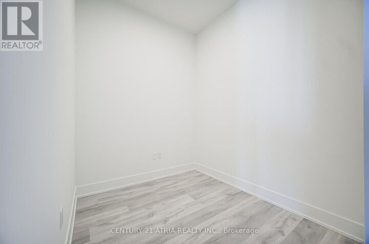 Property Photo: 858 Dupont Street 206 ON M6G 0C1