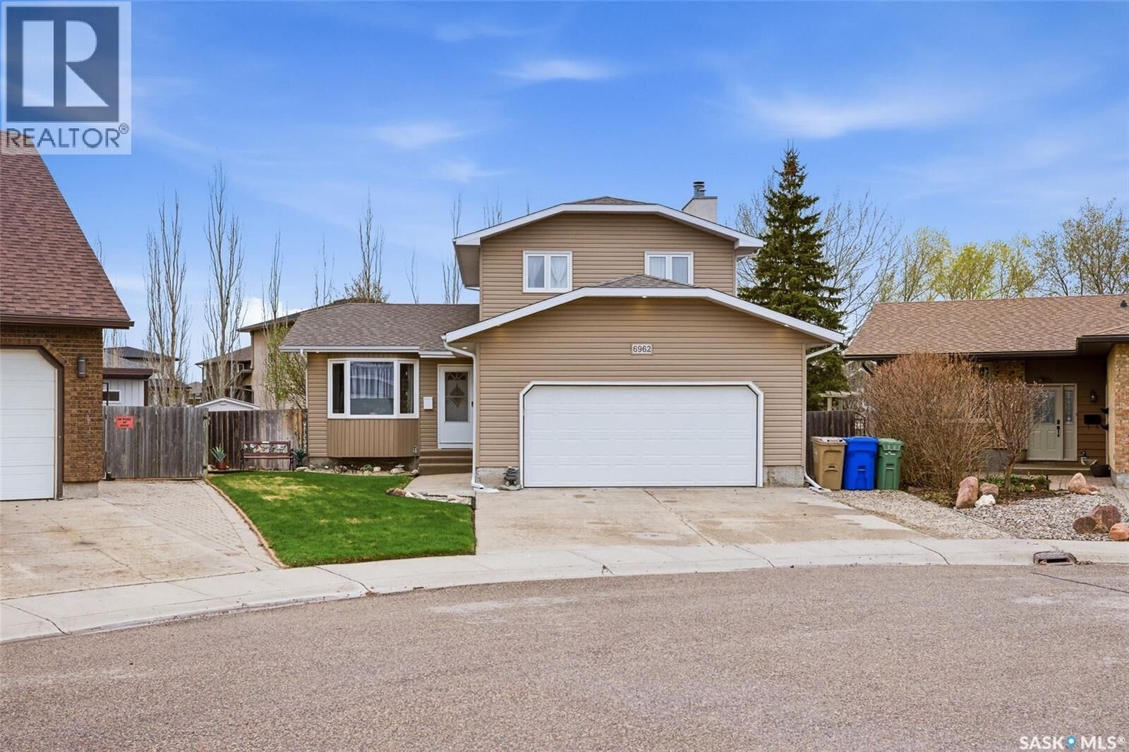 Property Photo: 6962 Maple Brook Crescent SK S4X 4J3