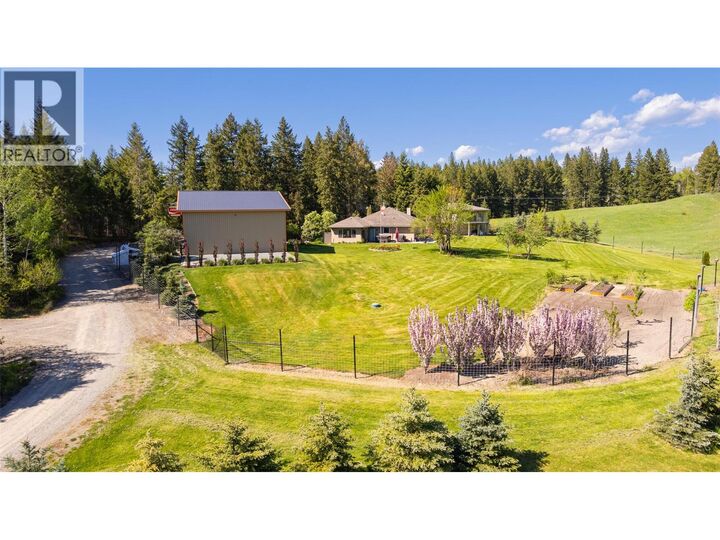 Property Photo: 210 21 Highway BC V0B 1G2