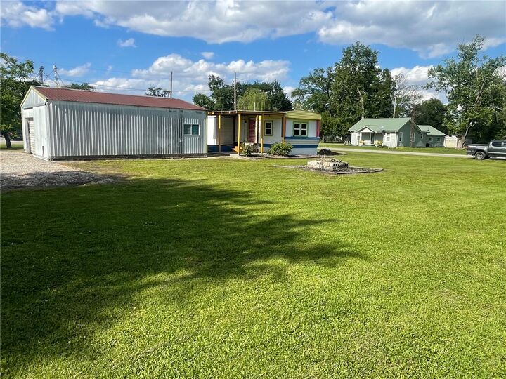 Property Photo: 104 N Early Street IL 62480