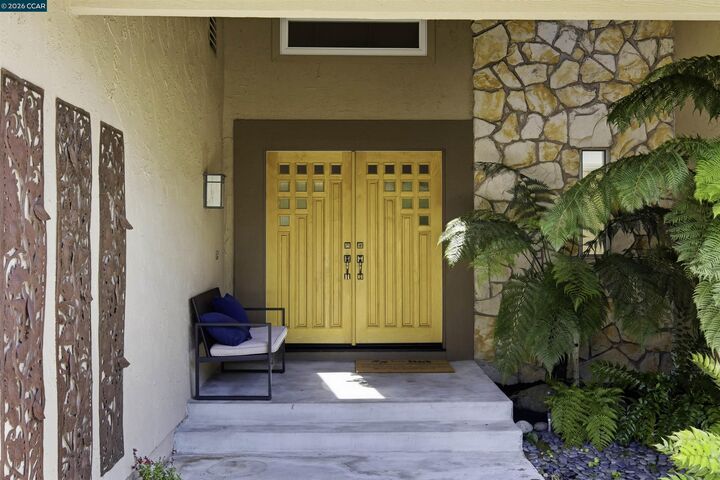 Property Photo:  2652 Bridle Ln  CA 94596 