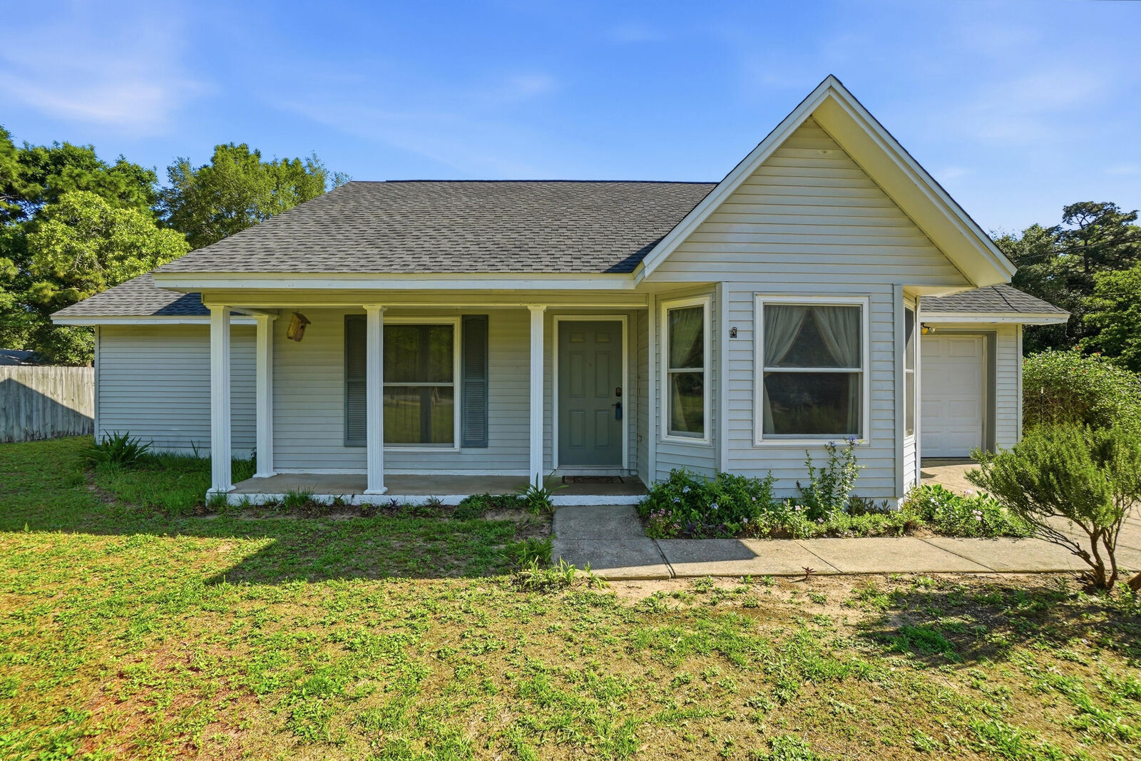 Property Photo:  324 John King Road  FL 32539 