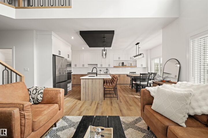 Property Photo:  1367 Siskin Wynd NW  AB T5S 0R3 