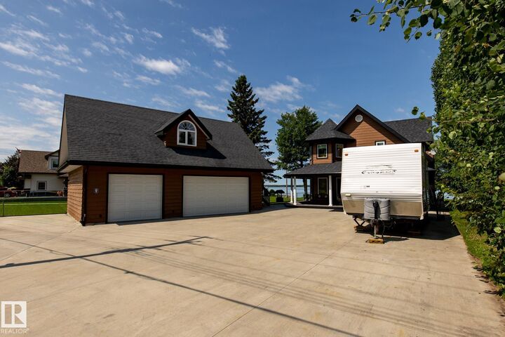 Property Photo: 4632 50 Avenue AB T0E 0A0
