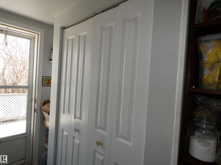 Property Photo:  5015 50 Street  AB T7P 2P5 