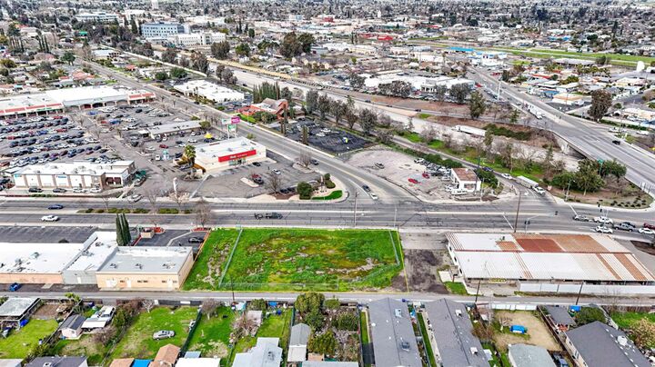 Property Photo: 116 W Olive CA 93637