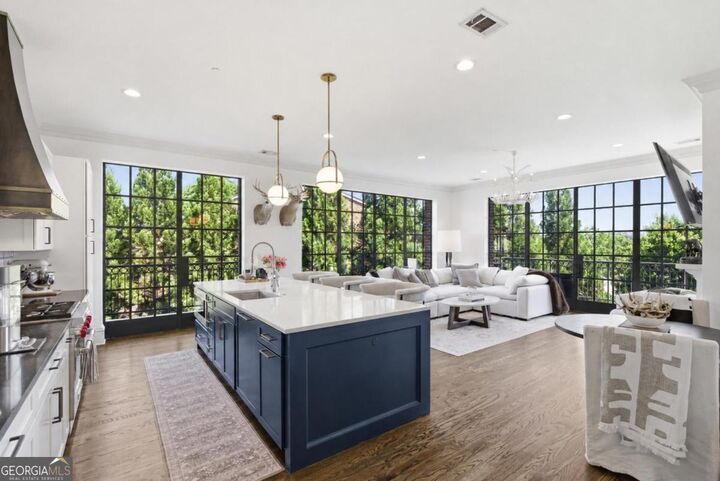 Property Photo: 220 Vickery Falls Drive 220 GA 30075