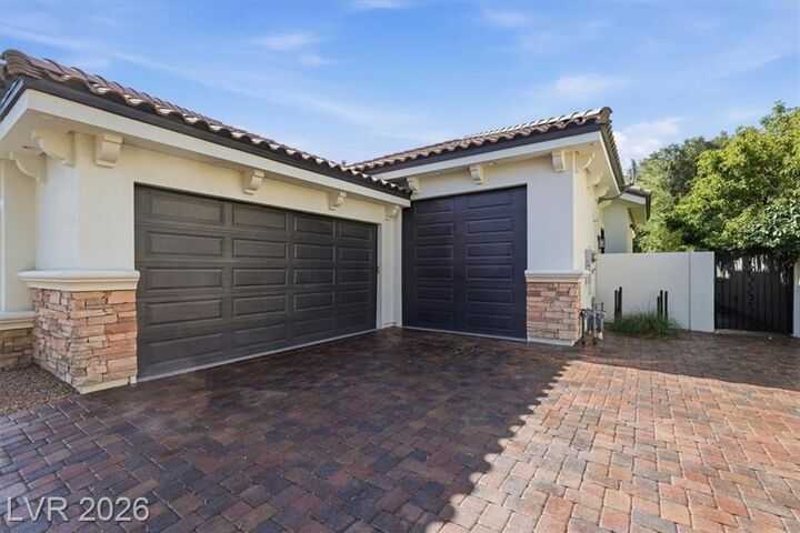 Property Photo:  2257 Coral Ridge Avenue  NV 89052 