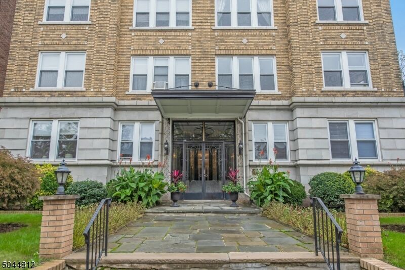 Property Photo:  45 N Fullerton Ave 304  NJ 07042 