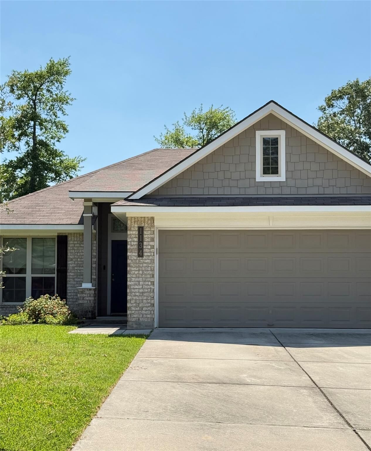 Property Photo: 1134 Shadow Glenn Drive TX 77301