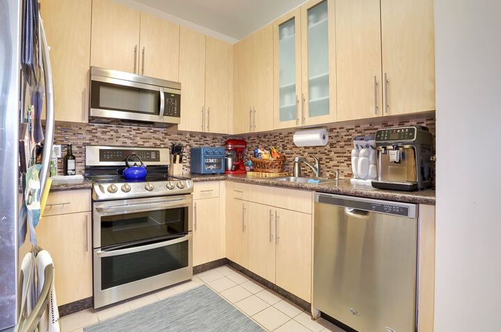 Property Photo:  1500 Washington St 4B  NJ 07030 