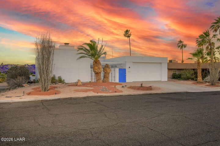 Property Photo: 2906 Castaway Dr AZ 86406
