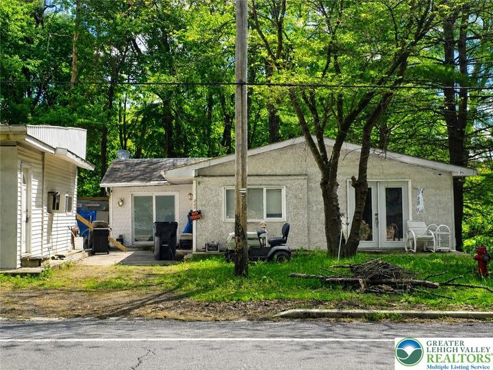 Property Photo:  869 N 1st Street  PA 18235 
