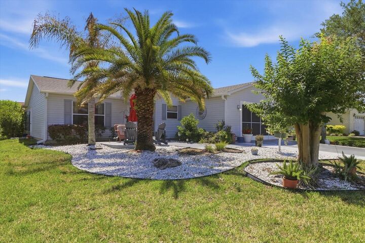 Property Photo:  1035 Blythe Way  FL 32162 