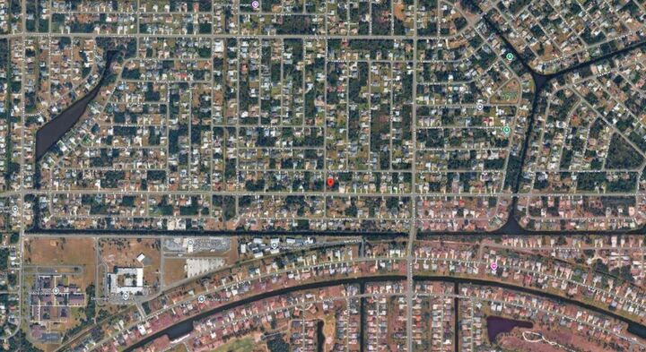 Property Photo:  10420 Gulfstream Boulevard  FL 34224 