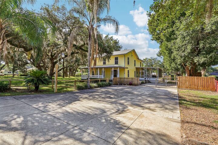 Property Photo:  1190 Old Mount Dora Road  FL 32726 