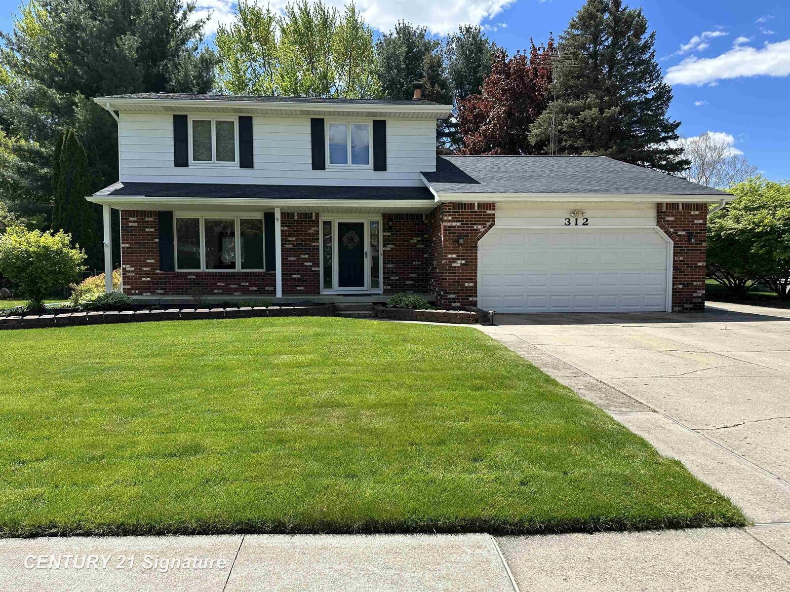 Property Photo:  312 Sunrise Drive  MI 48433 