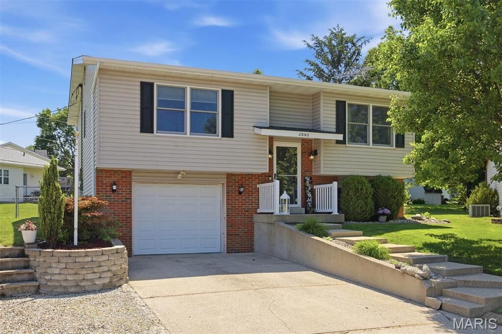 Property Photo: 2840 Orchid Court IL 62249