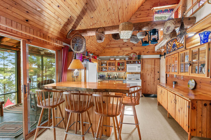 Property Photo:  W13490 S Pleasant Rd  WI 54930 