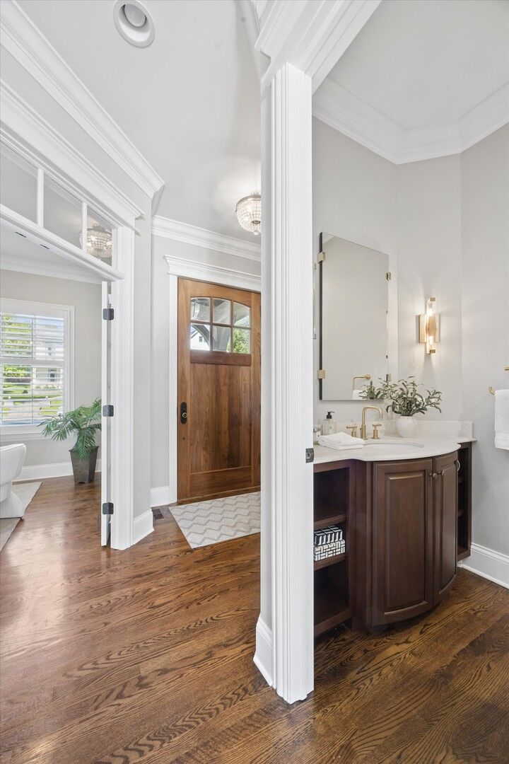 Property Photo:  7 S Quincy Street  IL 60521 