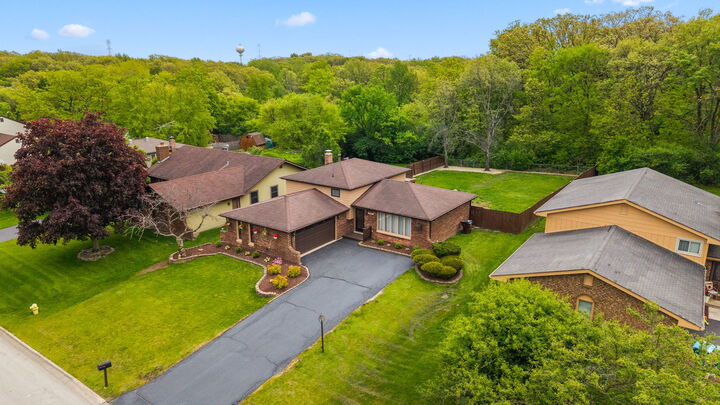 Property Photo:  900 Carol Lane  IL 60417 