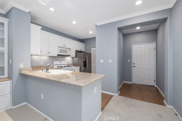 Property Photo:  3241 Watermarke  CA 92612 