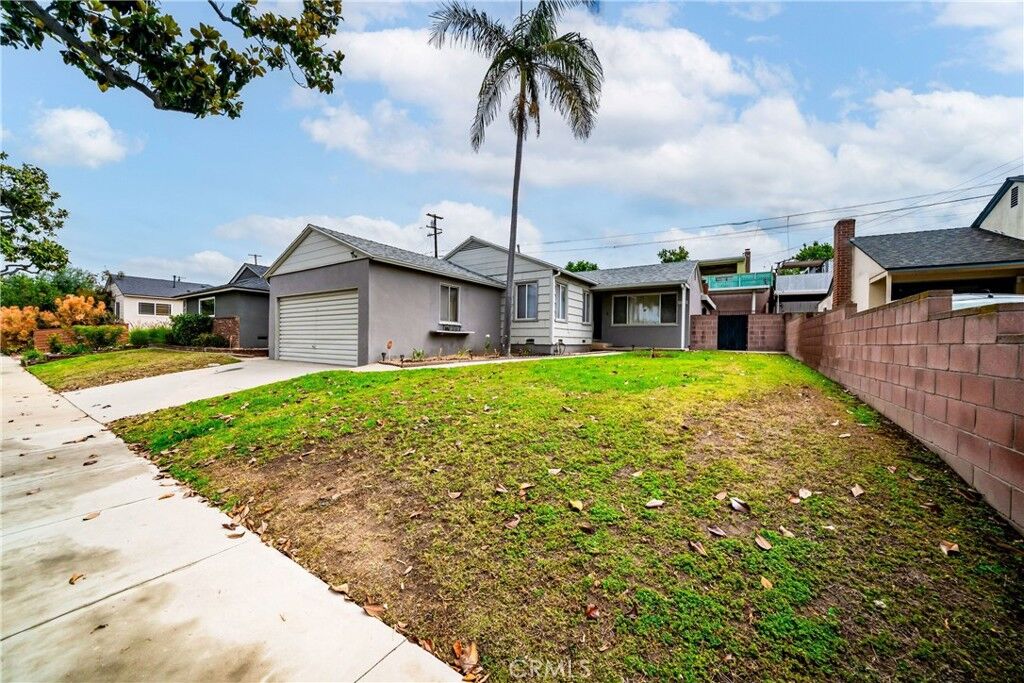 Property Photo: 11712 Tarron CA 90250