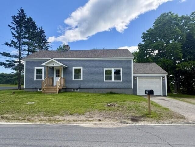 Property Photo:  887 Foxes Ridge Road  ME 04001 