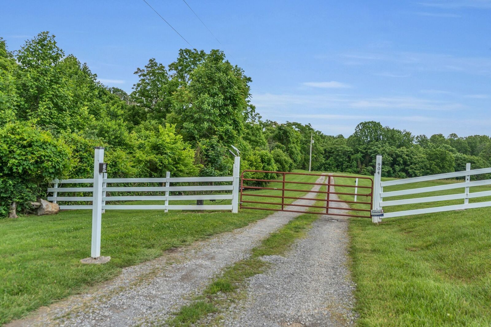 Property Photo:  904 Weeping Willow Rd  TN 37075 