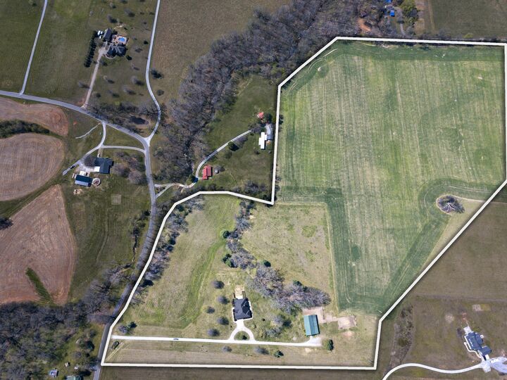 Property Photo:  5144 Drake Rd  TN 37032 