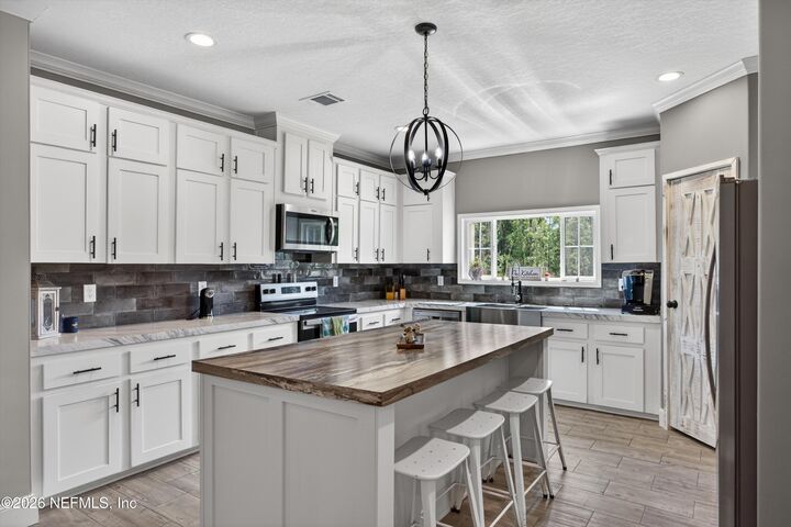 Property Photo:  6930 NW County Road 229A  FL 32091 