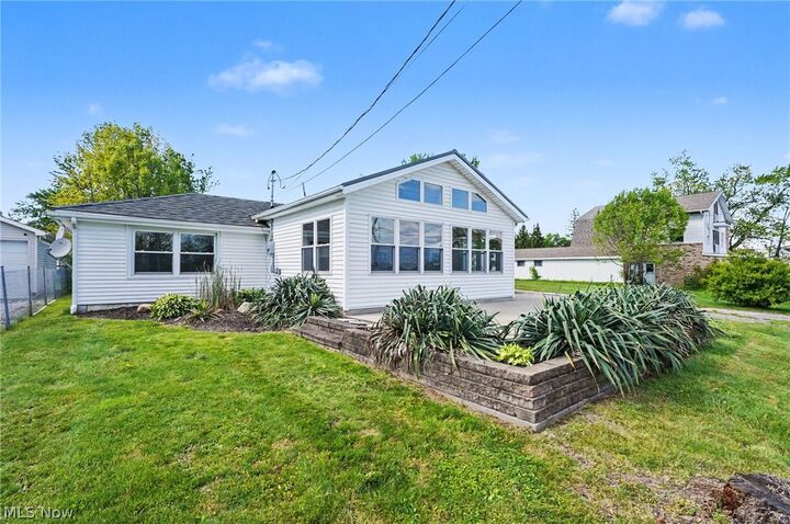 Property Photo:  1446 Jersey Street  OH 44429 