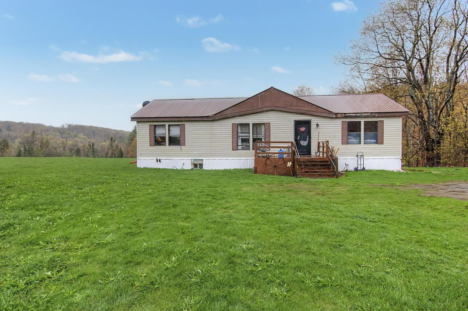 Property Photo:  1928 W Corinth Road  VT 05675 