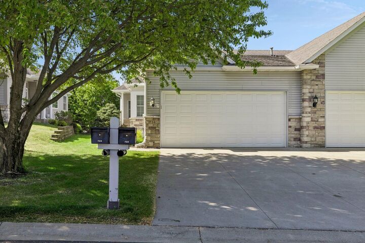 Property Photo:  724 Gilfillan Lane  MN 55127 
