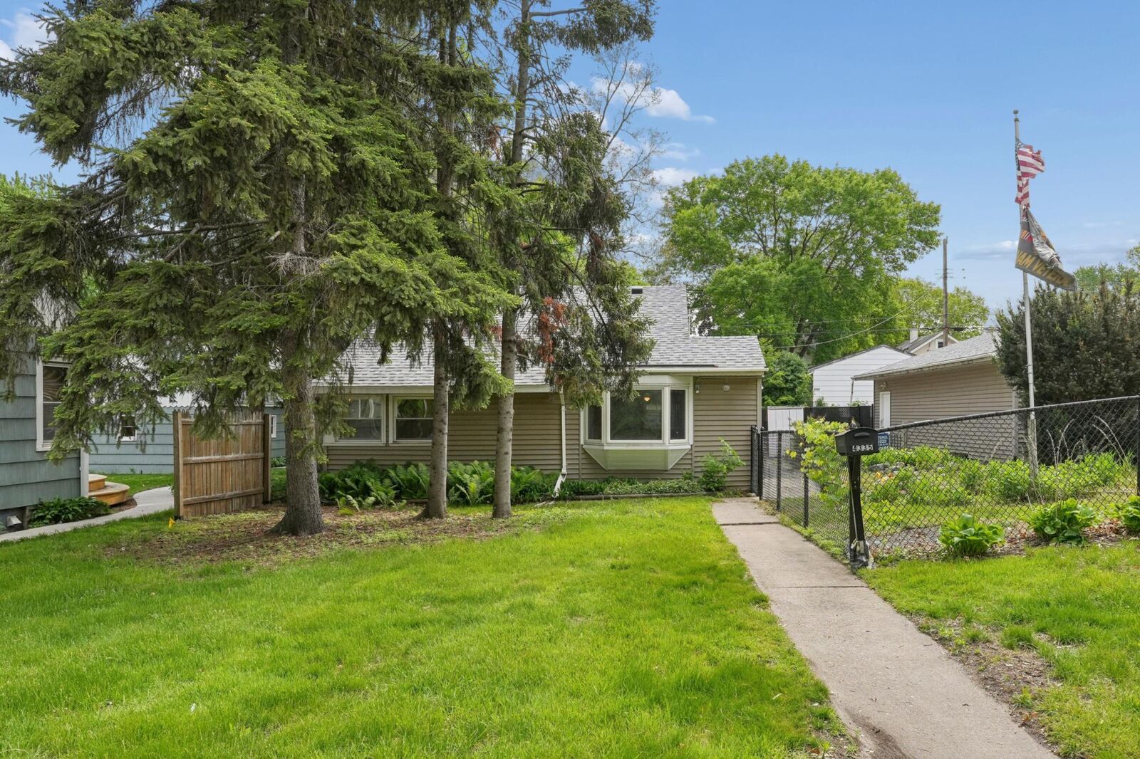Property Photo:  4335 4th Street NE  MN 55421 