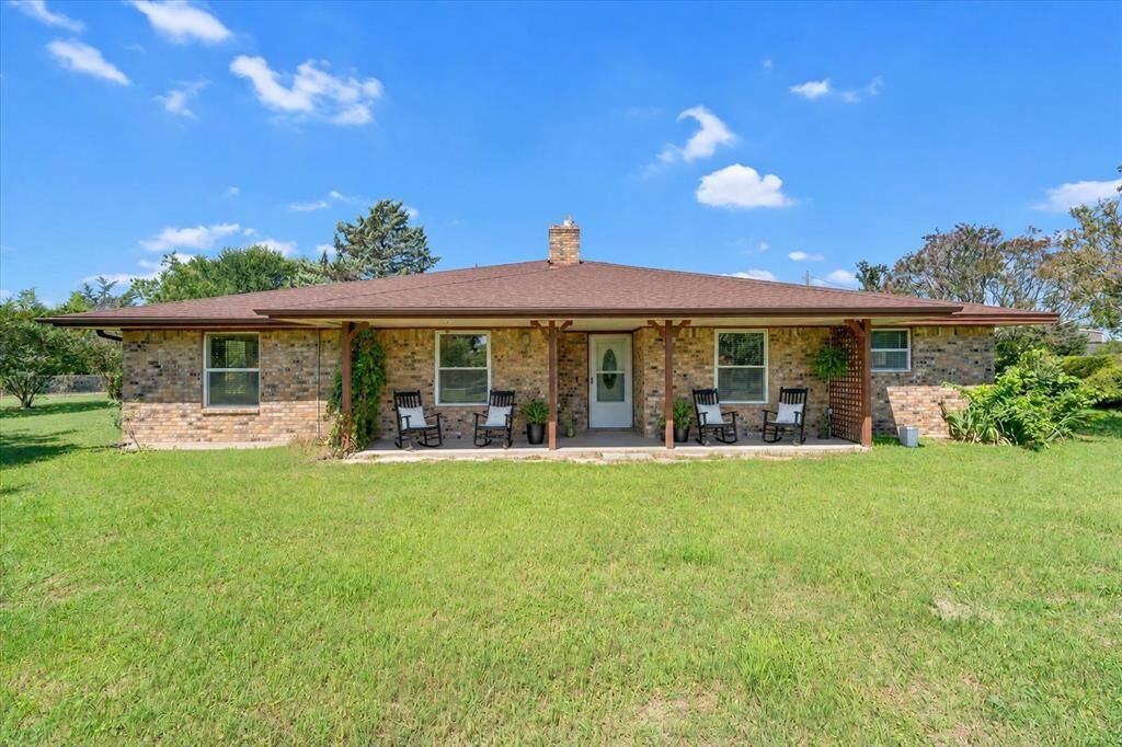 Photo de la propriété:  1900 S Duncanville Road  TX 75154 