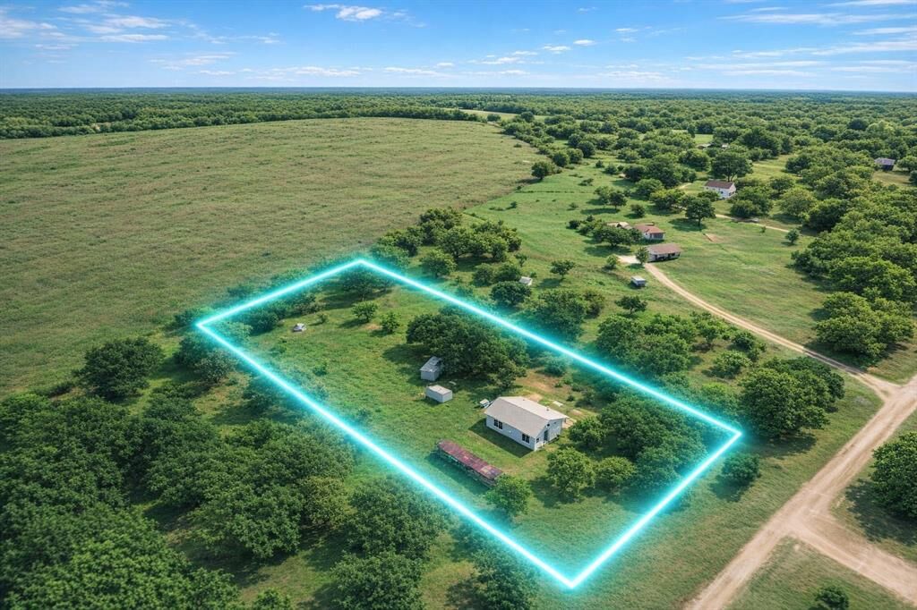 Property Photo:  1424 James Drive  TX 75142 