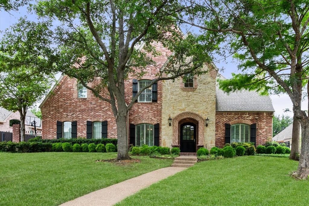 Property Photo:  7008 Shalimar Court  TX 76034 
