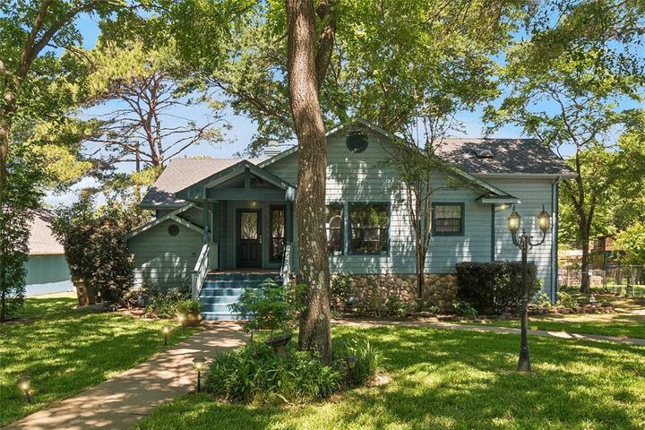 Property Photo:  118 Lancelot Drive  TX 75156 