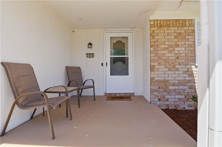 Property Photo:  2006 Cardinal Drive  AR 72764 