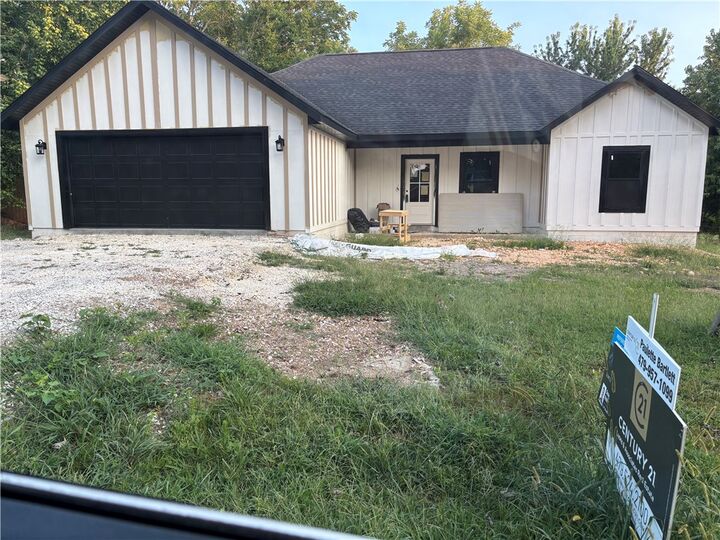 Property Photo:  308 Shady Street  AR 72744 