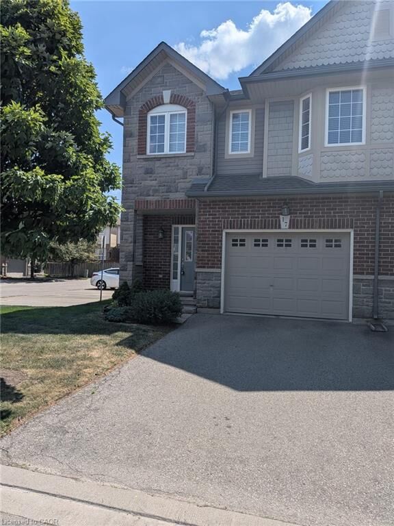 Property Photo:  40 Dartmouth Gate 17  ON L8E 0C4 