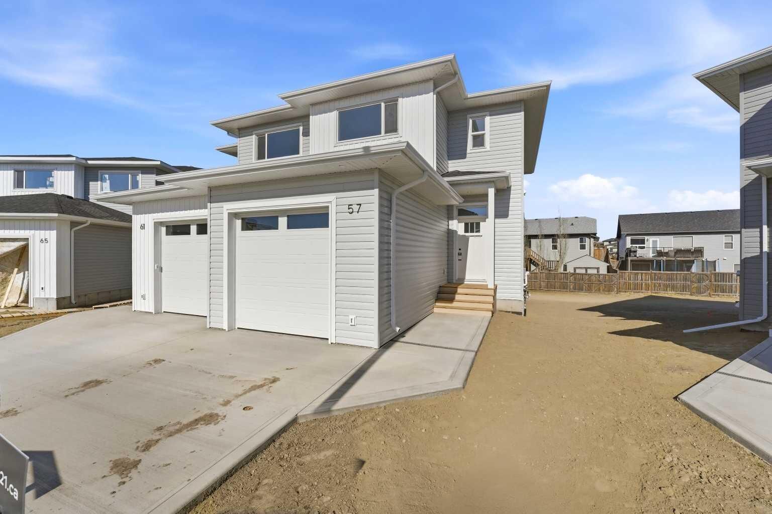 Property Photo:  1 Pinnacle Close  AB T4M 0M3 