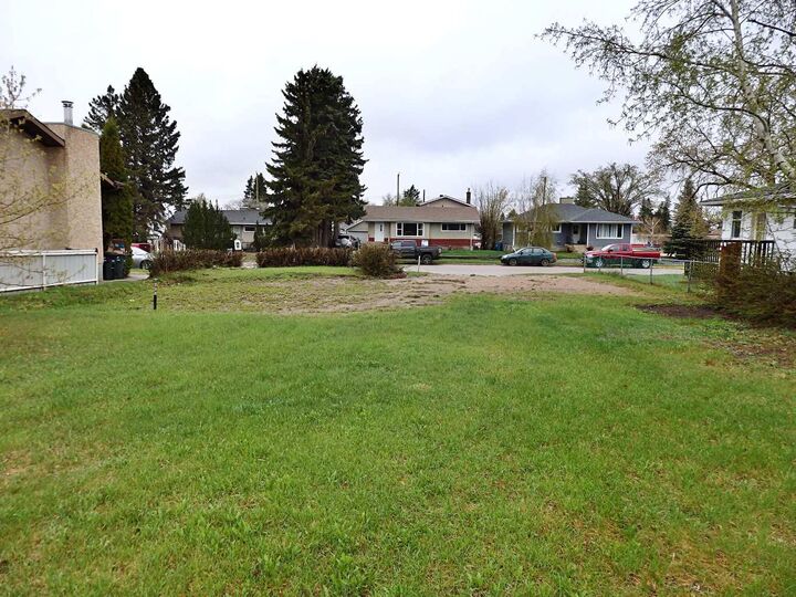Property Photo:  4605 50 Avenue  AB T9X 1R6 