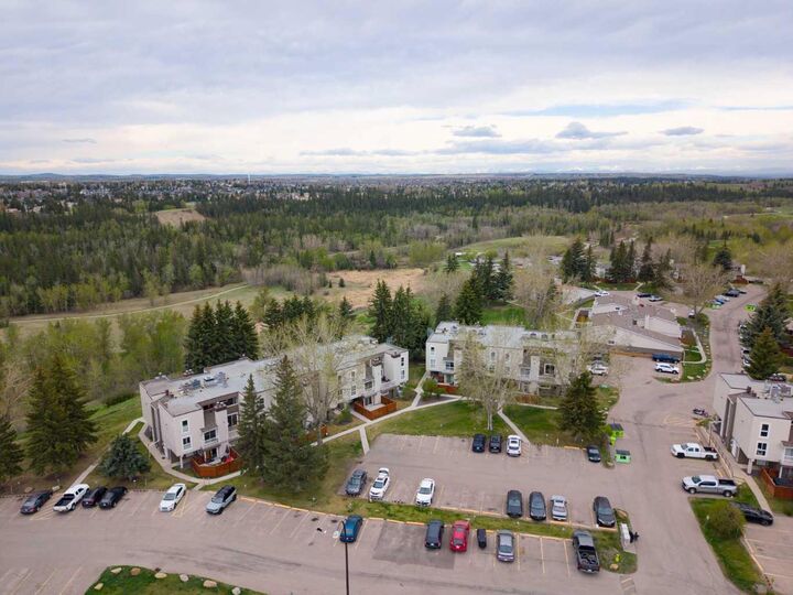 Property Photo:  13104 Elbow Drive SW 1402  AB T2W 2P2 