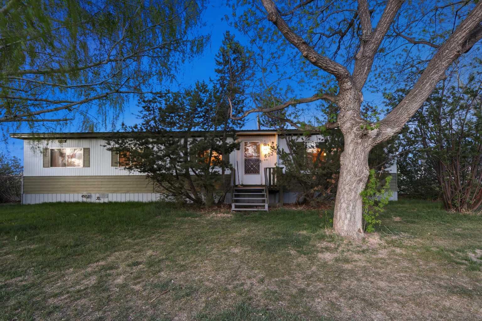 Property Photo:  603 Alberta Avenue  AB T0L 0N0 