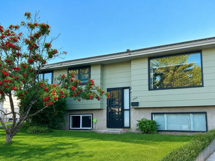 Property Photo:  5748 55 Street  AB T4T 1J7 