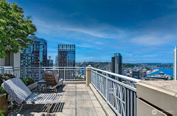 Property Photo: 819 Virginia Street 2902 WA 98101
