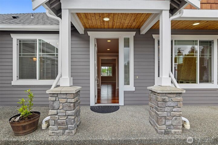 Property Photo: 937 Secord Court WA 98282